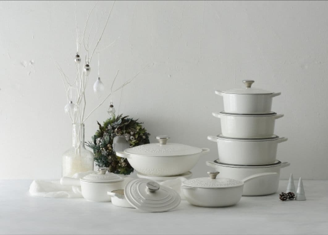 【新品】 LE CREUSET 限定 28cm フラワーレリーフ マルミット