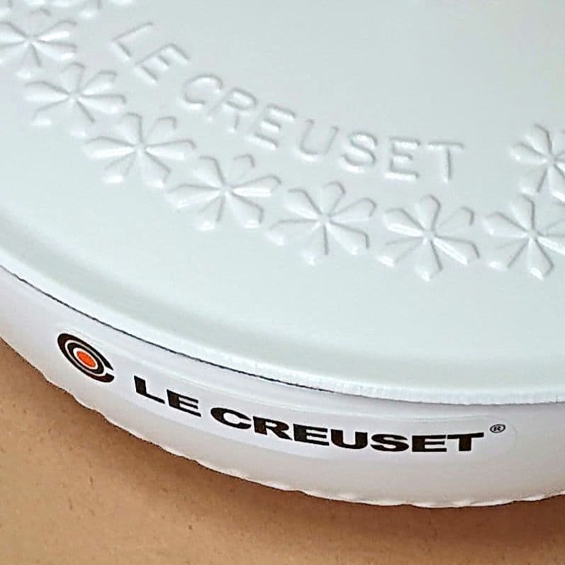 【新品】 LE CREUSET 限定 28cm フラワーレリーフ マルミット