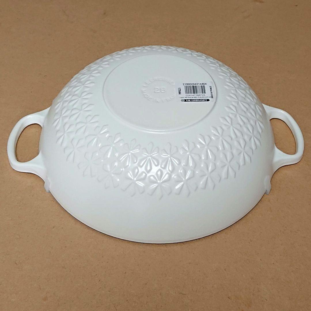 【新品】 LE CREUSET 限定 28cm フラワーレリーフ マルミット