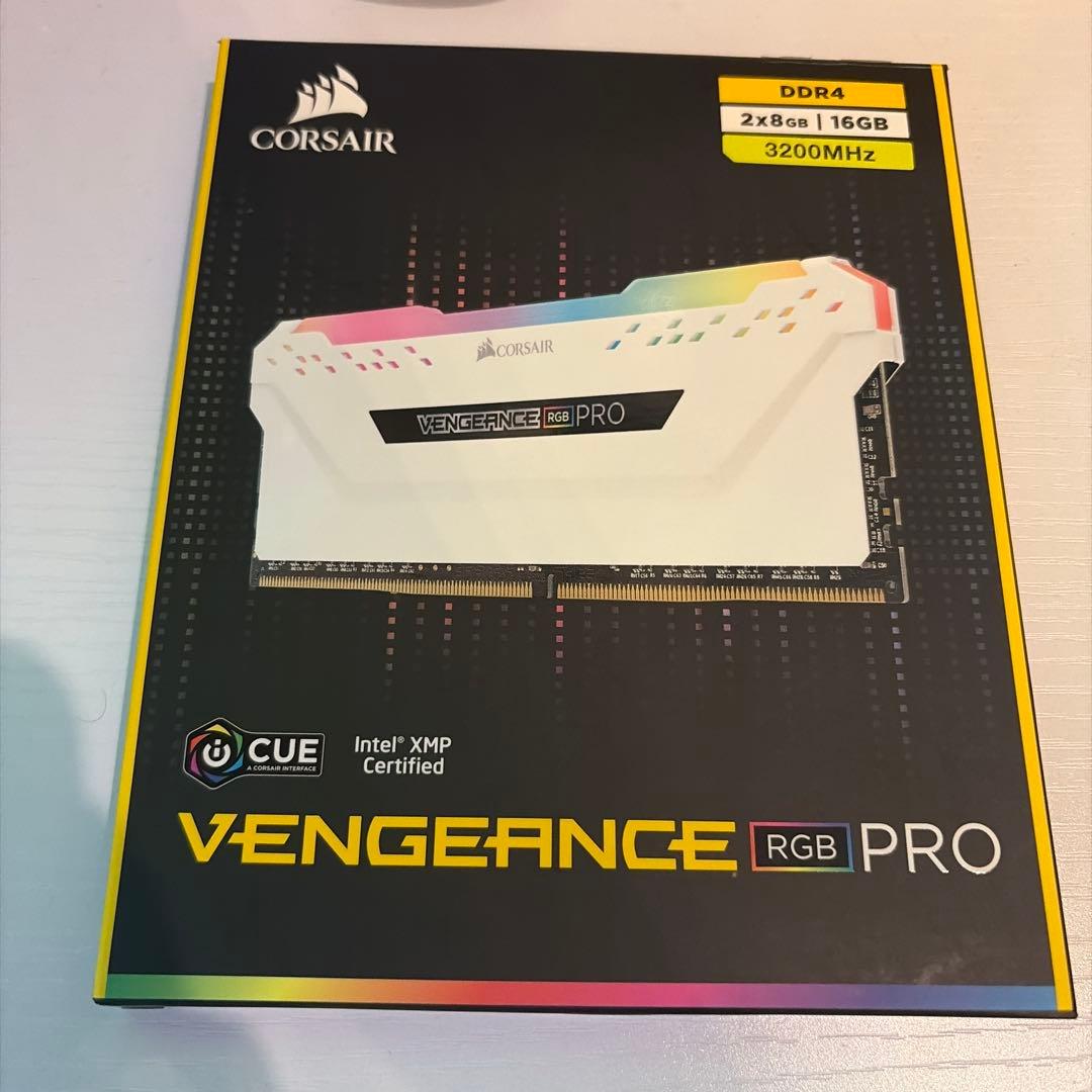 メモリー CORSAIR VENGEANCE RGB PRO 16GB