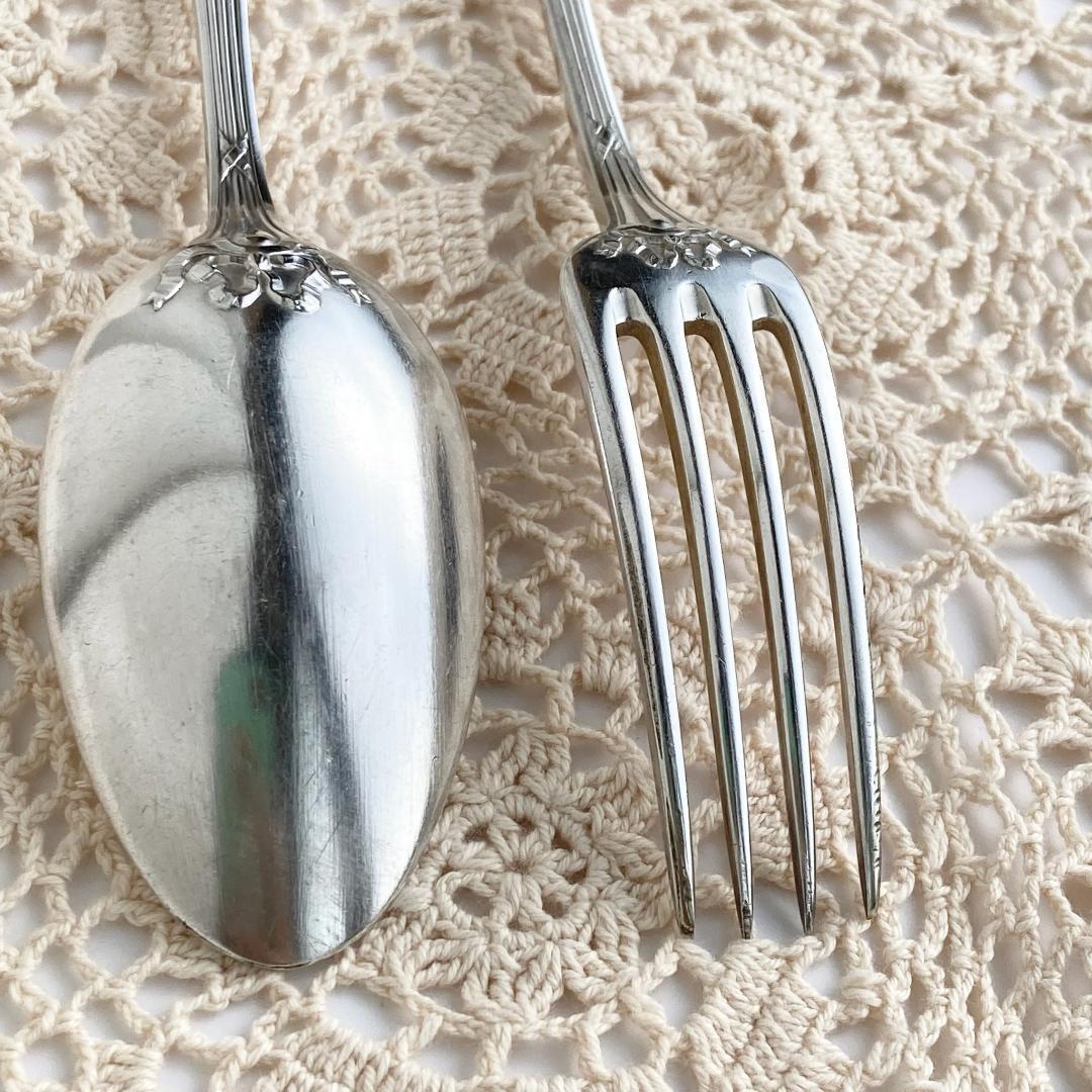 【MiMi】カトラリー２セットフランスアンティーク✨️可愛いリボンモチーフ