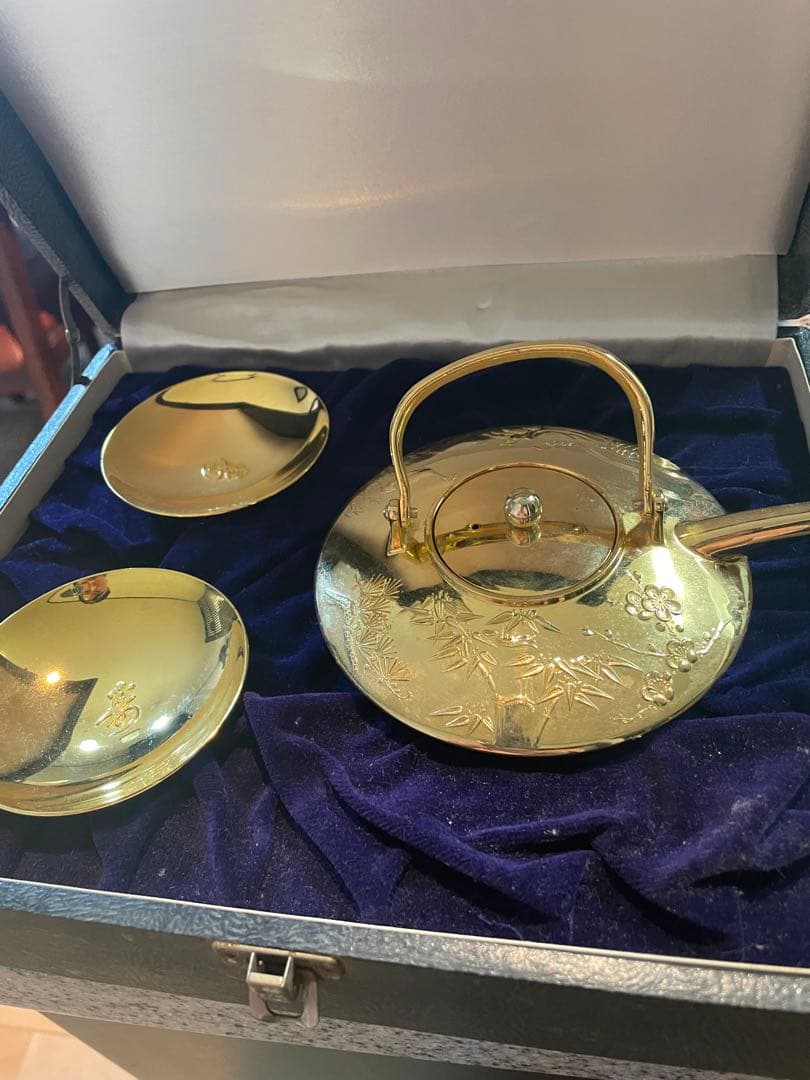 金　ゴールド　食器