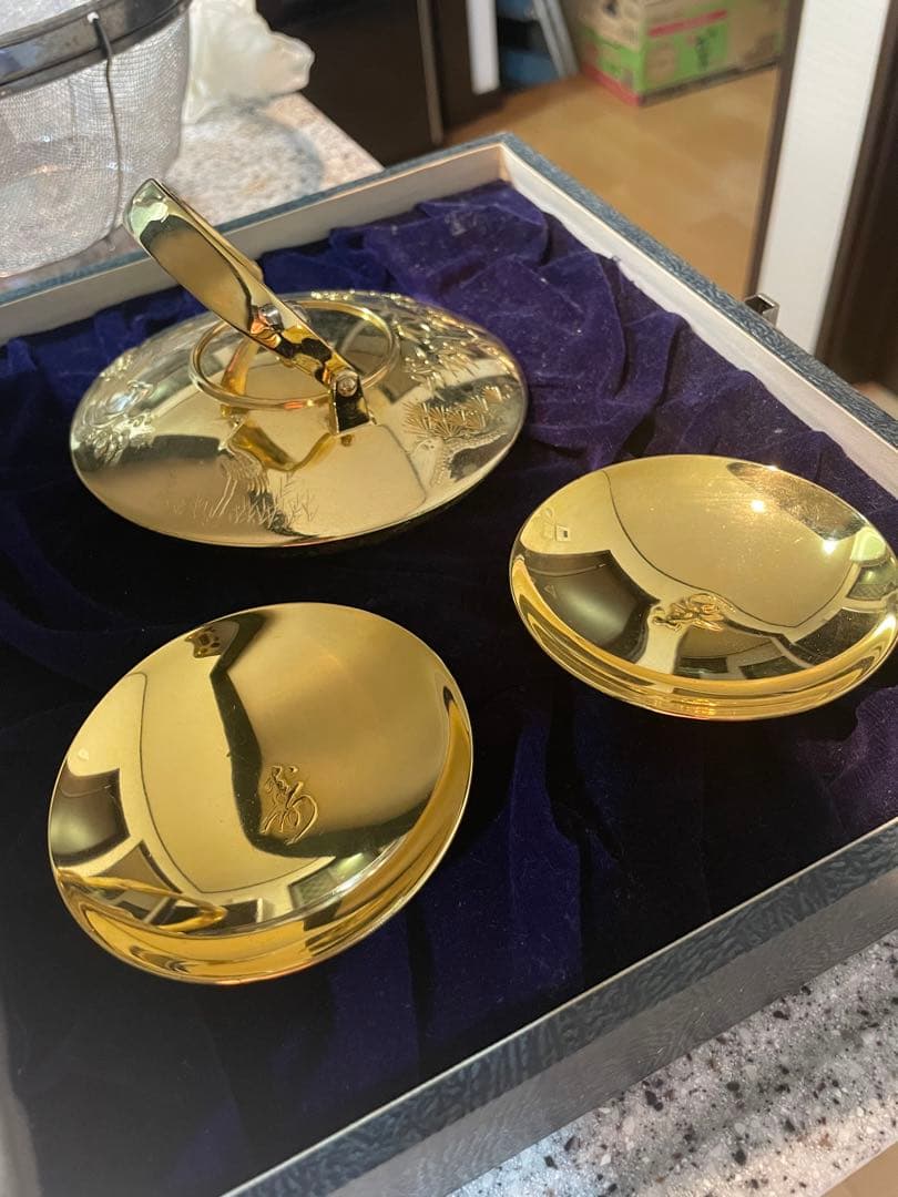 金　ゴールド　食器