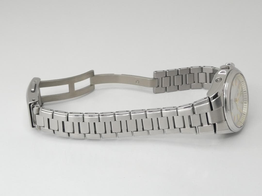 ✴極美品稼働品シチズン アテッサ 電波ソーラー チタニウム 17.5㎝ 未使用品