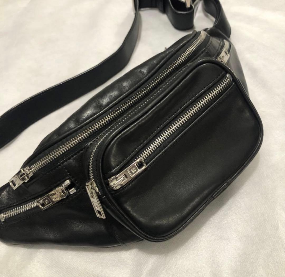 美品　Alexander Wang アレキサンダーワン　ボディバッグ　黒レザー