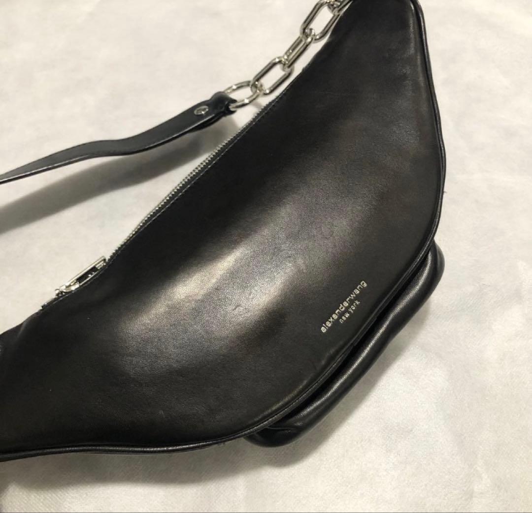 美品　Alexander Wang アレキサンダーワン　ボディバッグ　黒レザー