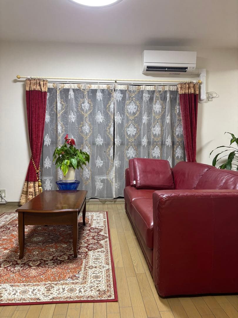 最終値下げおしゃれでモダンなワイン色赤い総革レザー3人掛けソファ