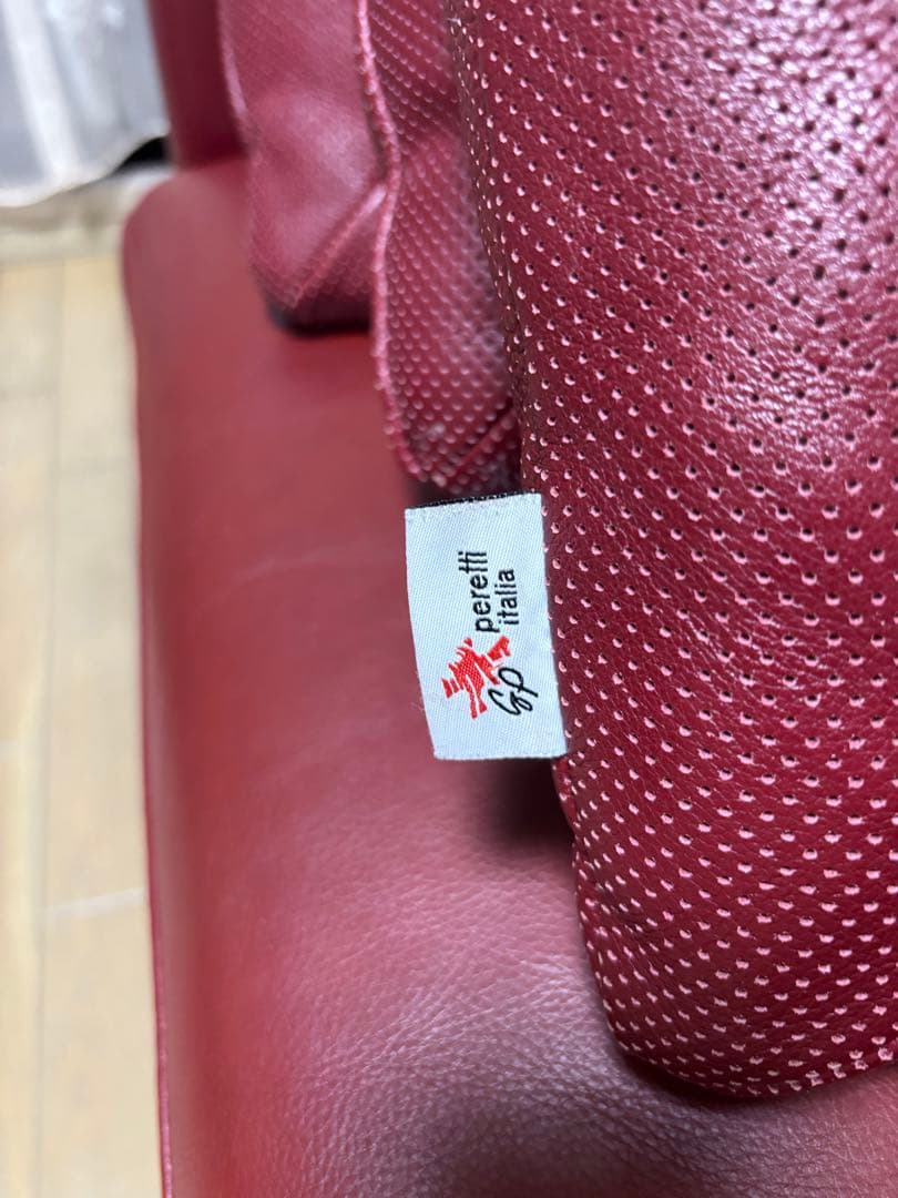 最終値下げおしゃれでモダンなワイン色赤い総革レザー3人掛けソファ