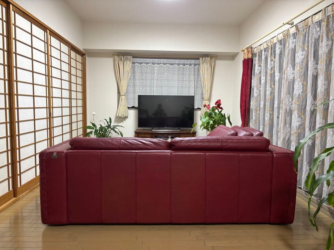 最終値下げおしゃれでモダンなワイン色赤い総革レザー3人掛けソファ