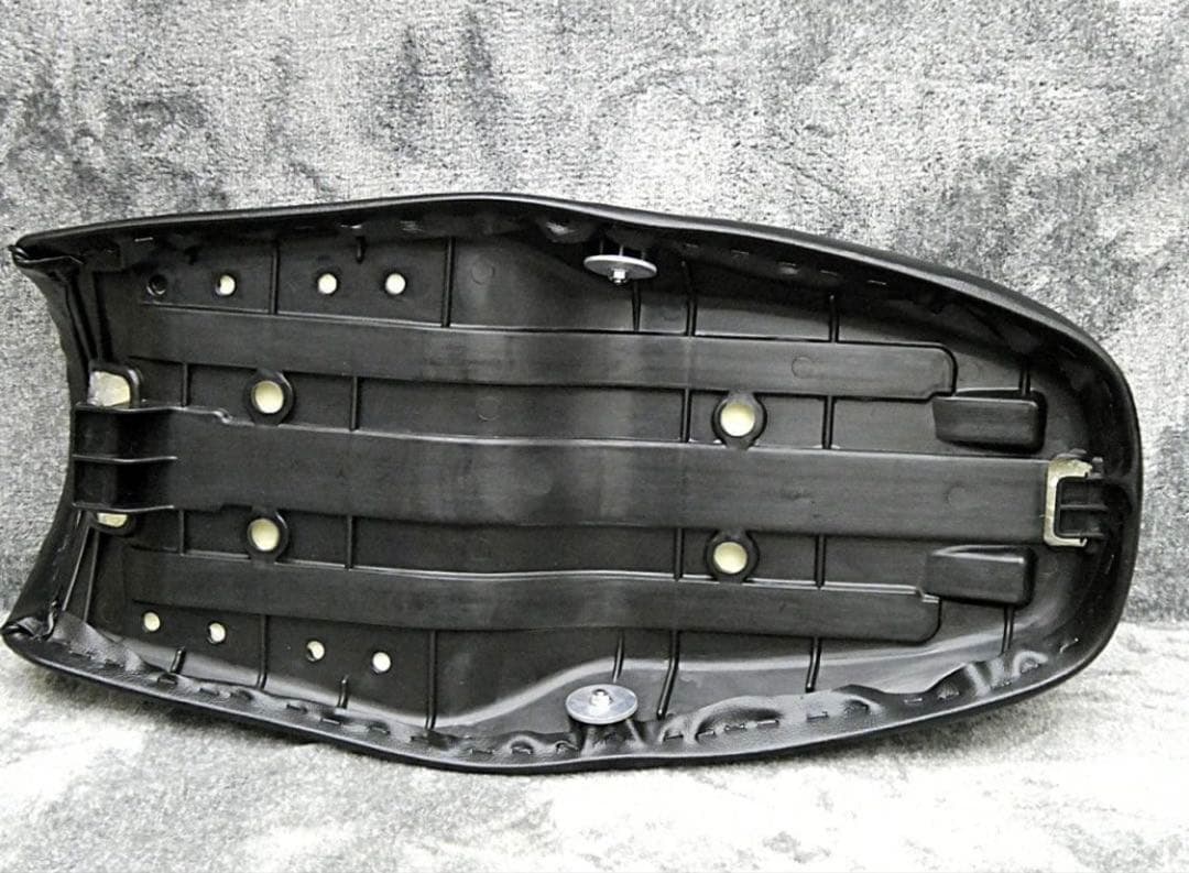 NC36 新あんこ E4黒 カスタムシート/CB400fourチョビ三