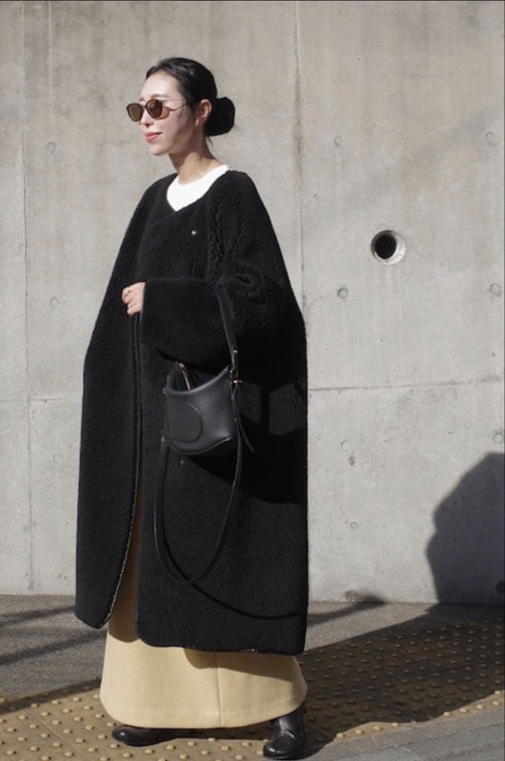 美品　AKTE ロングボアコート