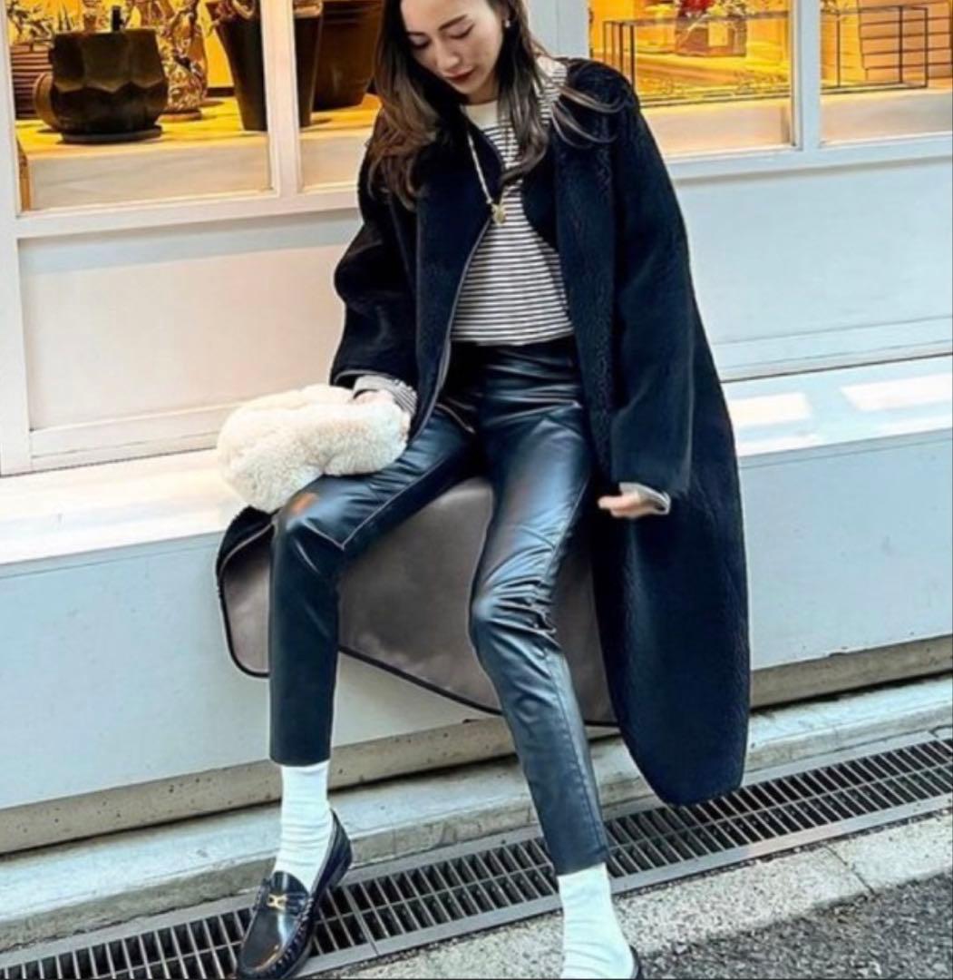 美品　AKTE ロングボアコート