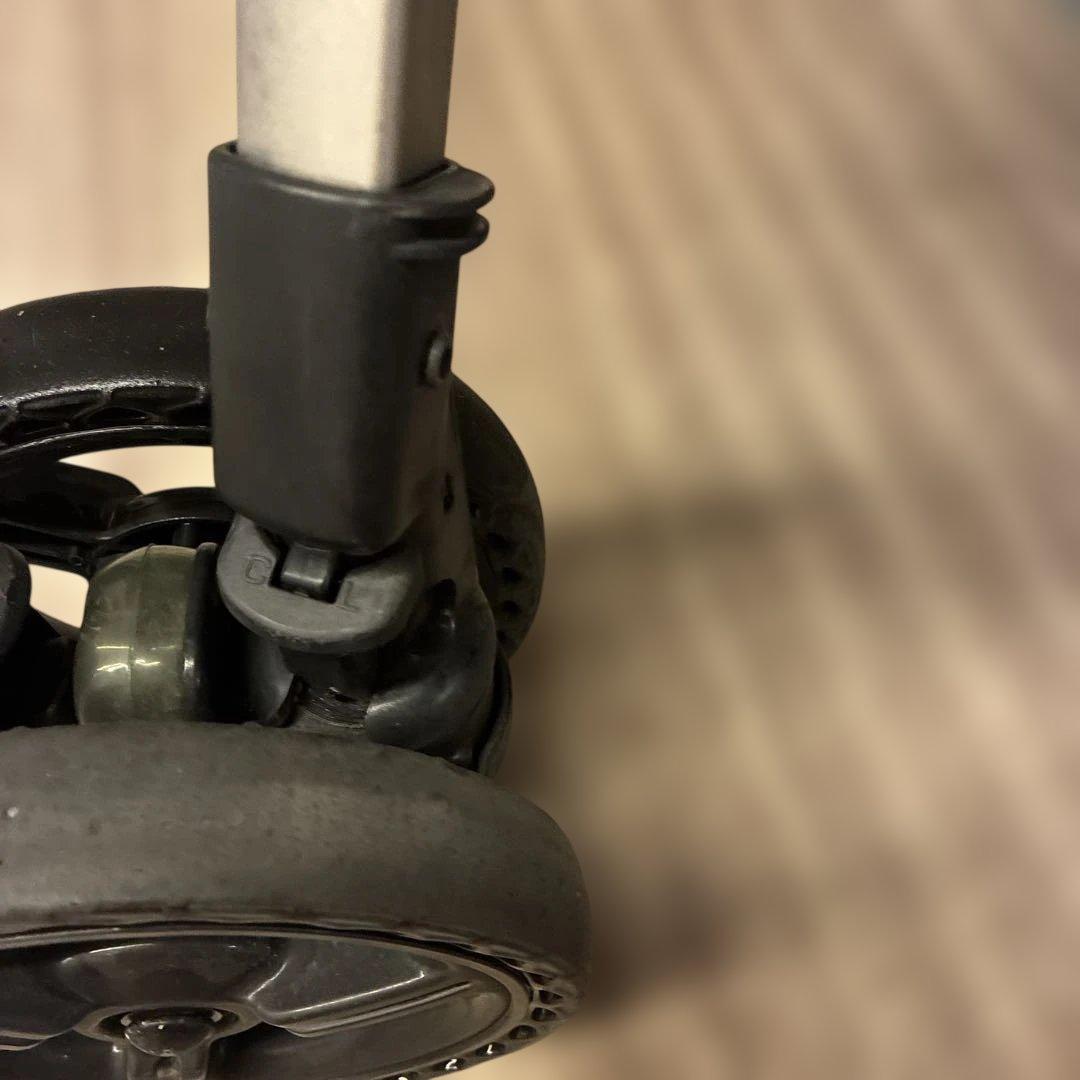 COMBI ネムリエ オート４キャス UE-630 ブランベージュ　美品