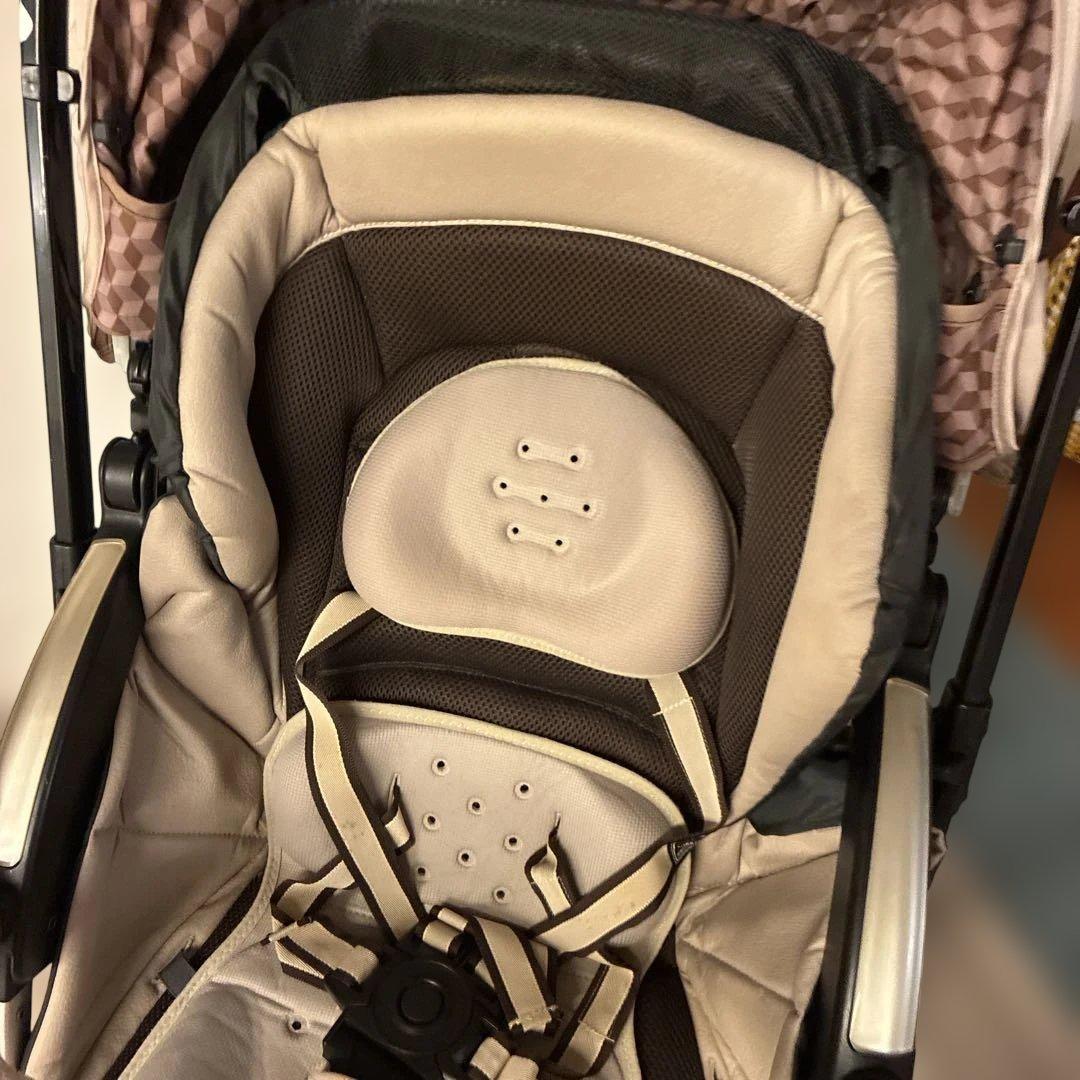 COMBI ネムリエ オート４キャス UE-630 ブランベージュ　美品