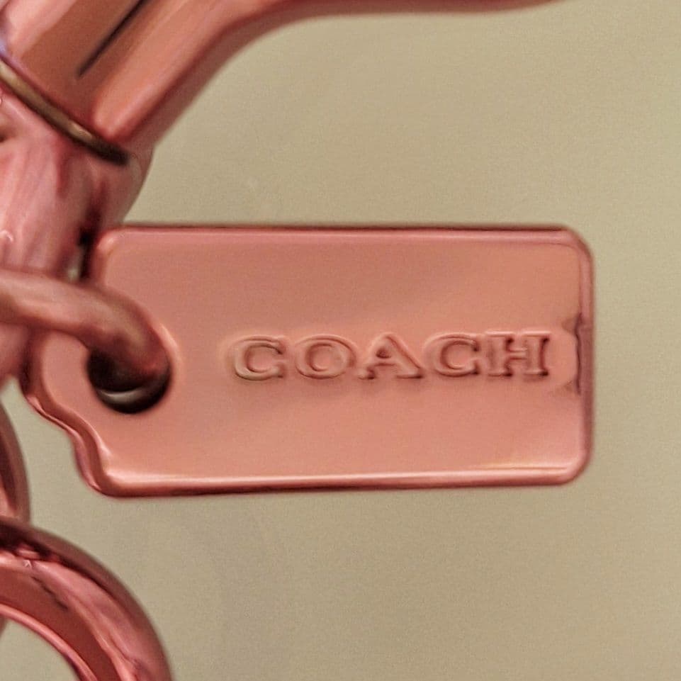 COACH キーホルダー レキシー メタルピンク