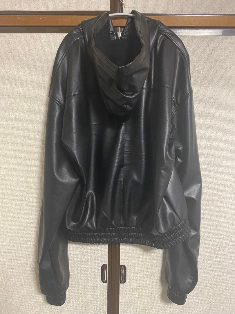 LAST NEST レザージップフーディー