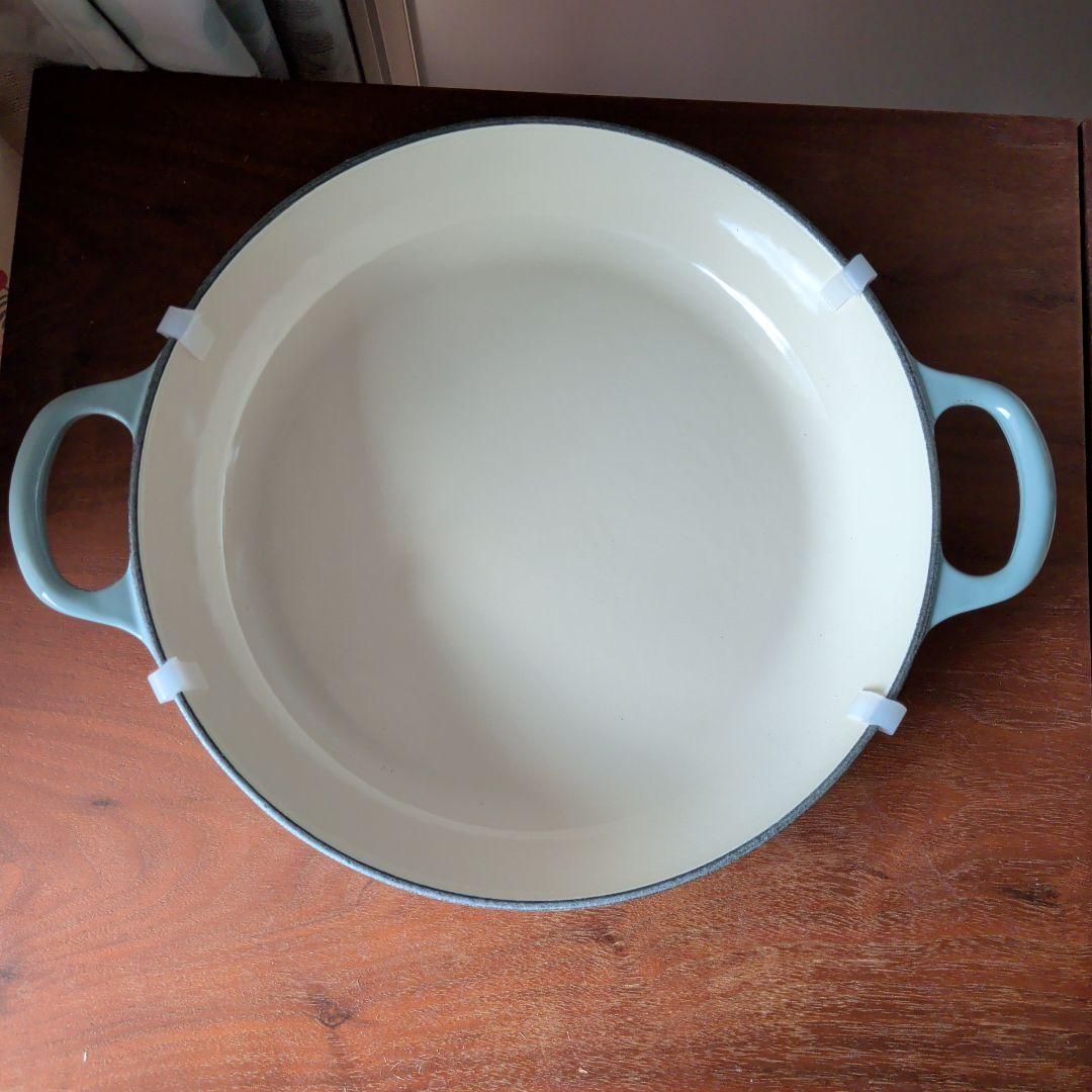 LE CREUSET ビュッフェキャセロール ペタルレリーフ シーソルト26cm