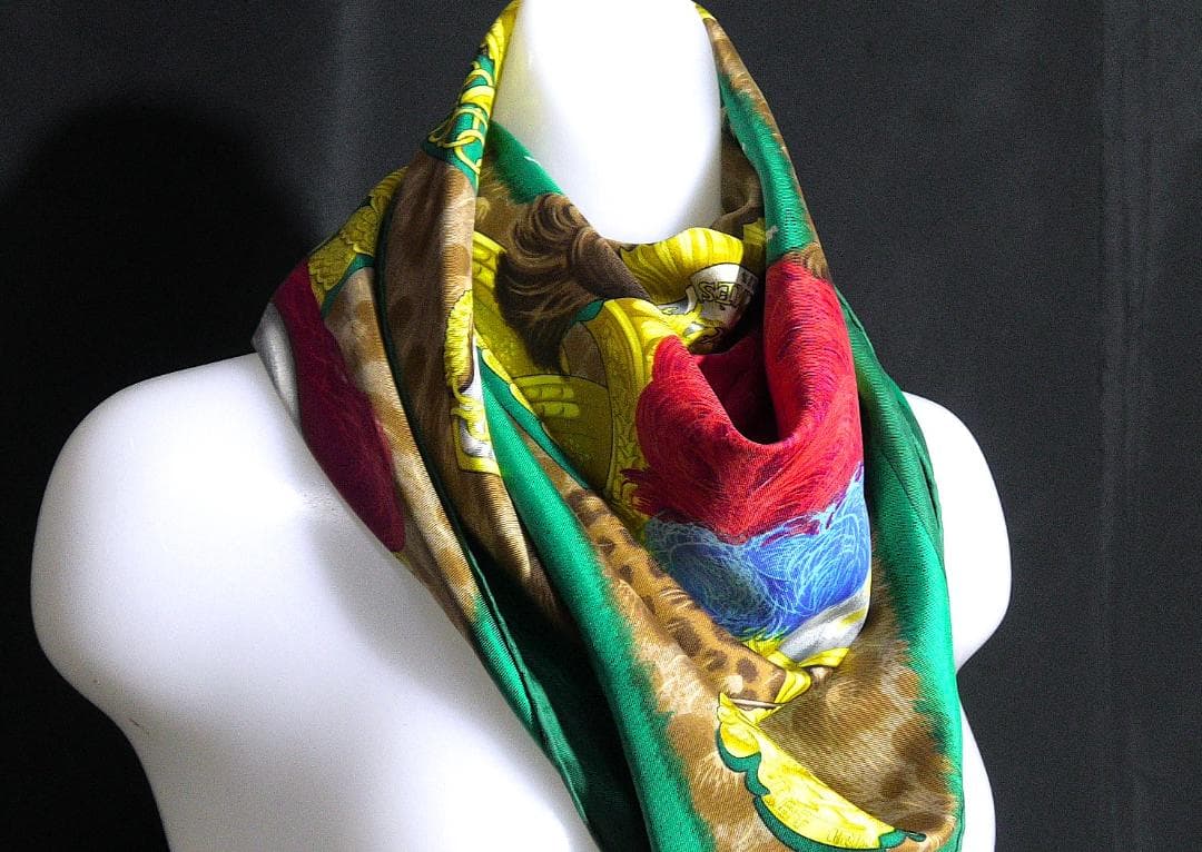 美品　HERMES エルメス　大判スカーフ　カレ90　 D272