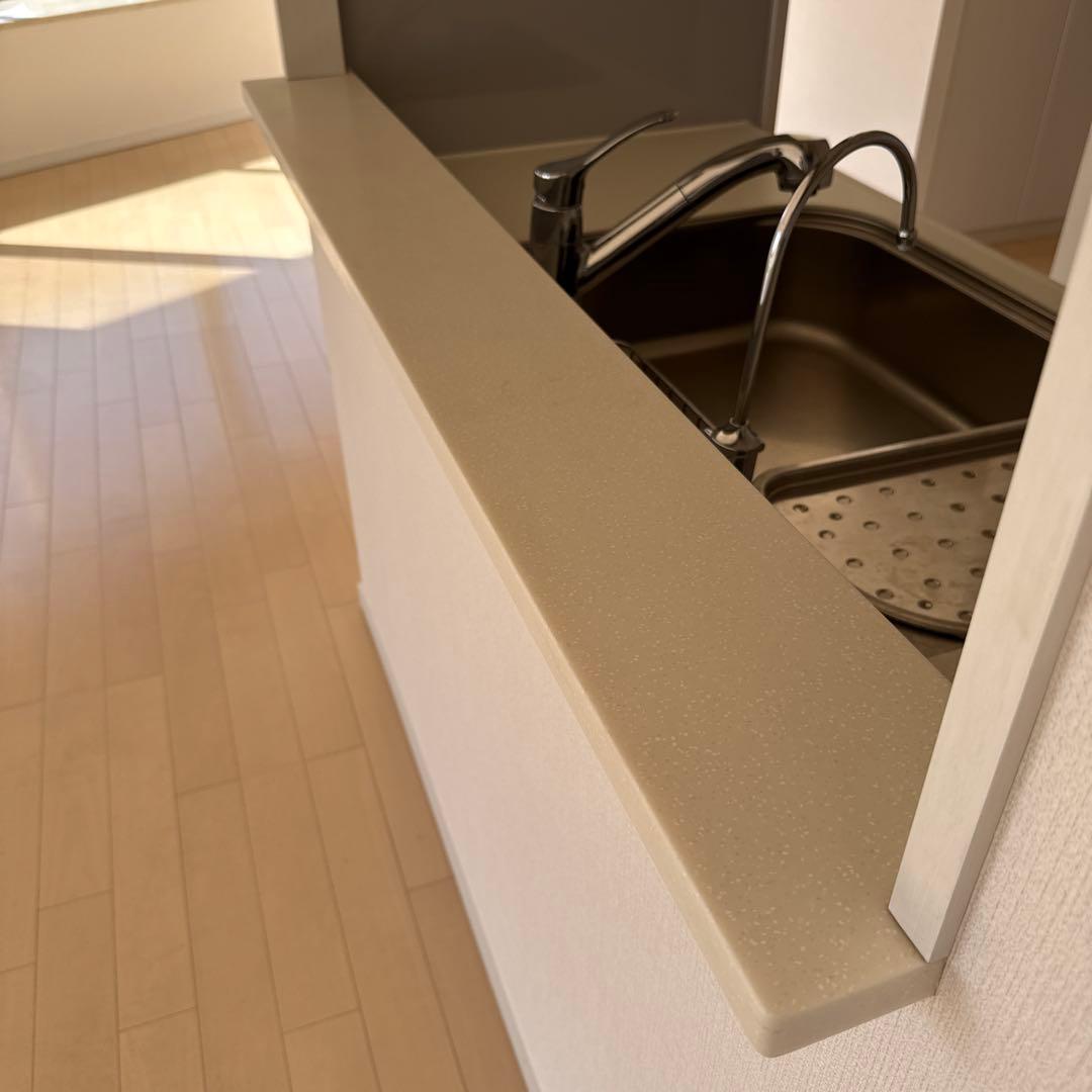 クリーム色 人工大理石 カウンター