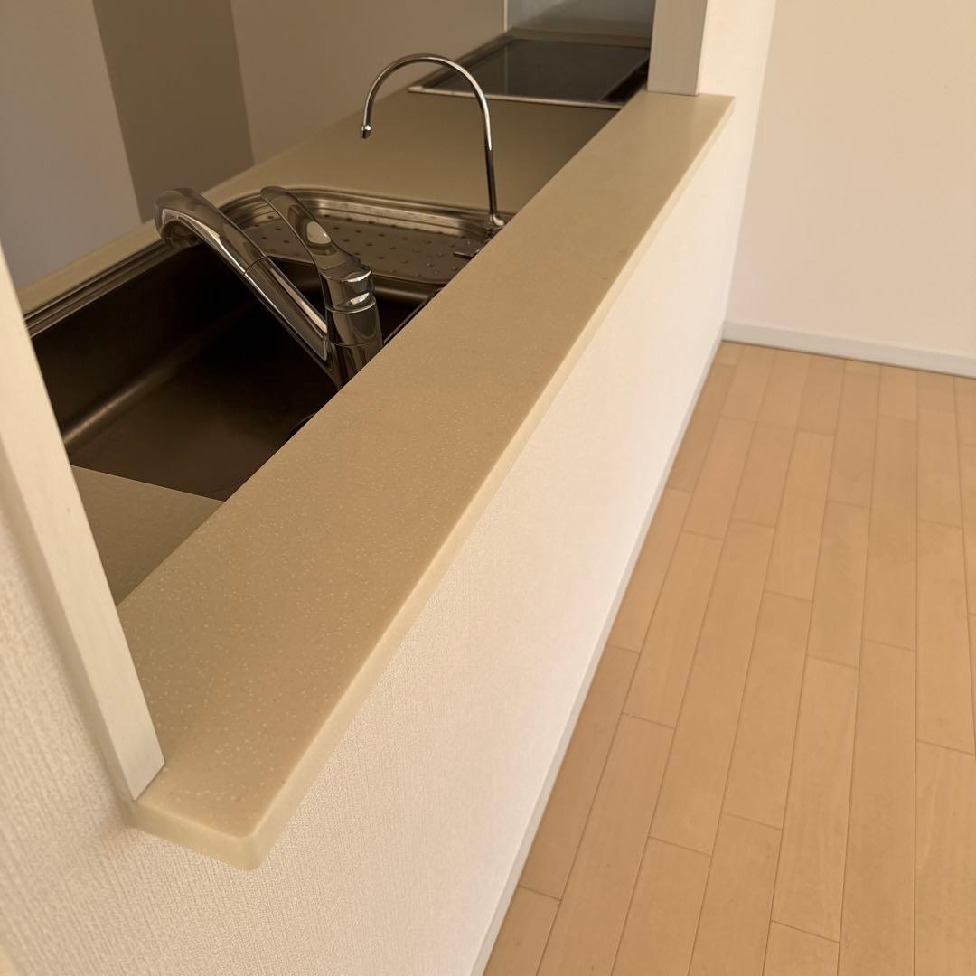 クリーム色 人工大理石 カウンター