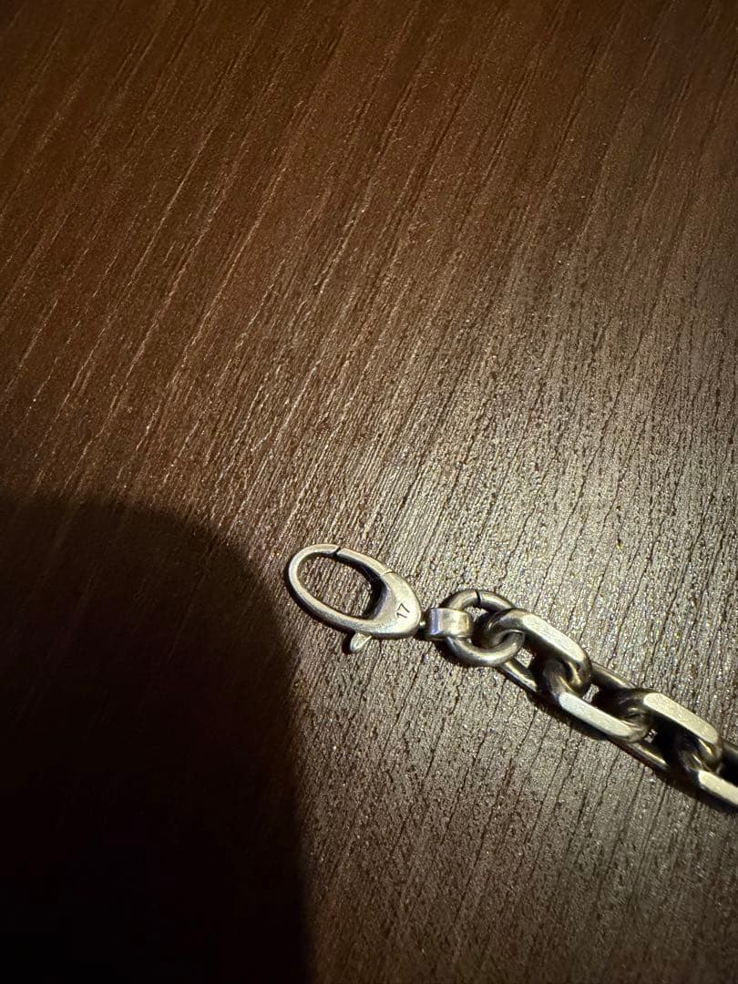 シルバーチェーンブレスレット ロゴモチーフ