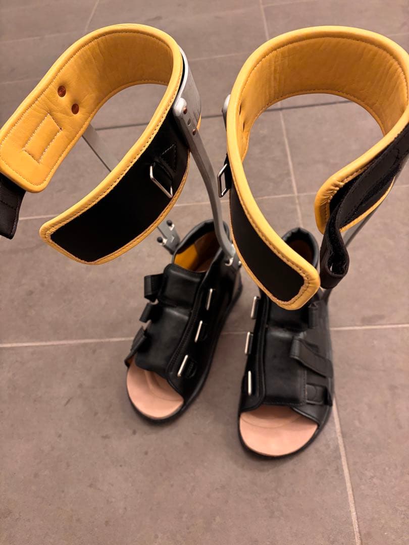 足首固定具付き装具　黒　27cm