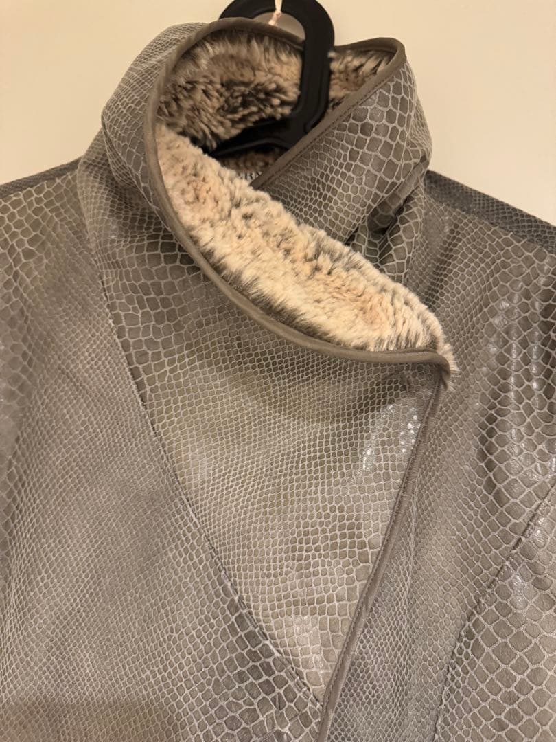 美品　ARMANI パイソンジャケット　38 グレー　ファー