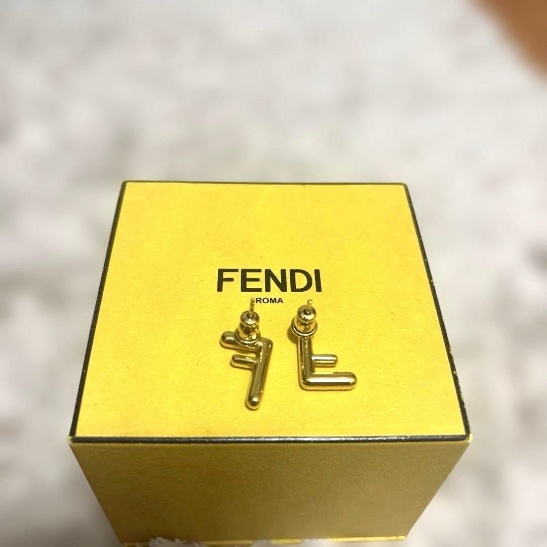FENDI FFロゴピアス