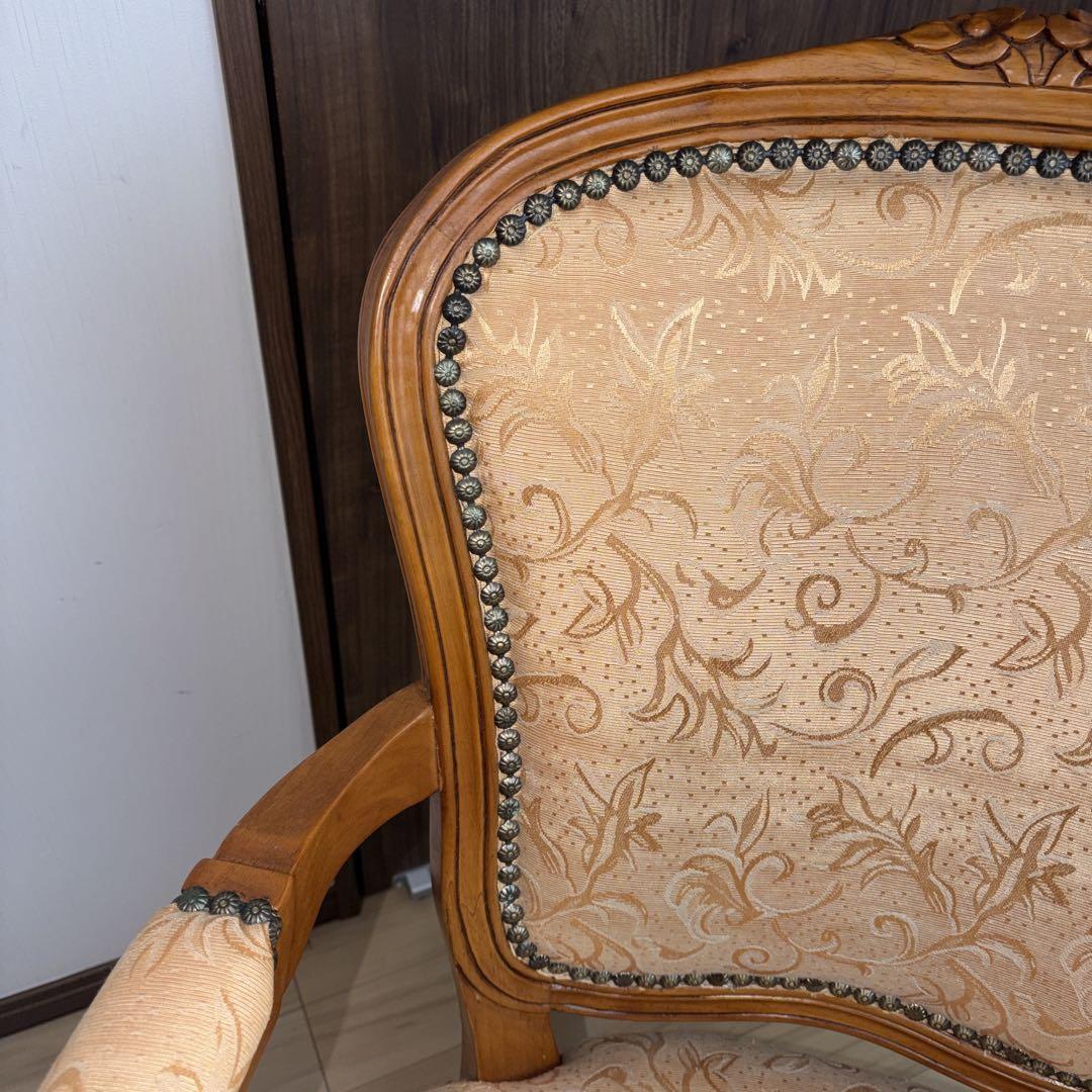 アンティークチェア 猫脚 クリーム　鋲打ち