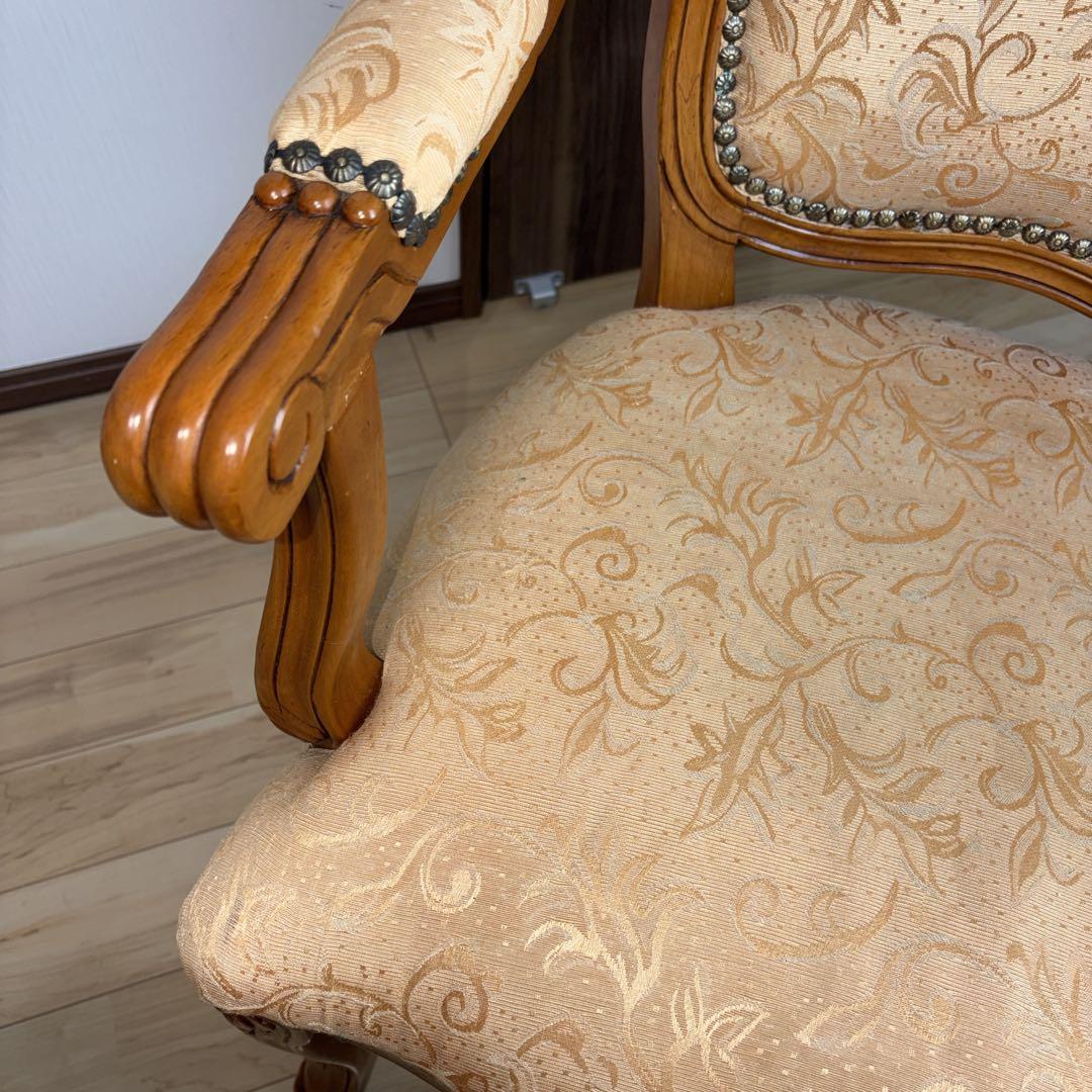 アンティークチェア 猫脚 クリーム　鋲打ち