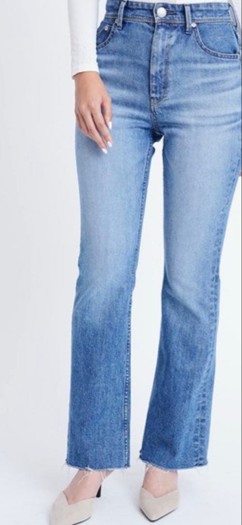 ヤヌーク　セミフレア　22インチ