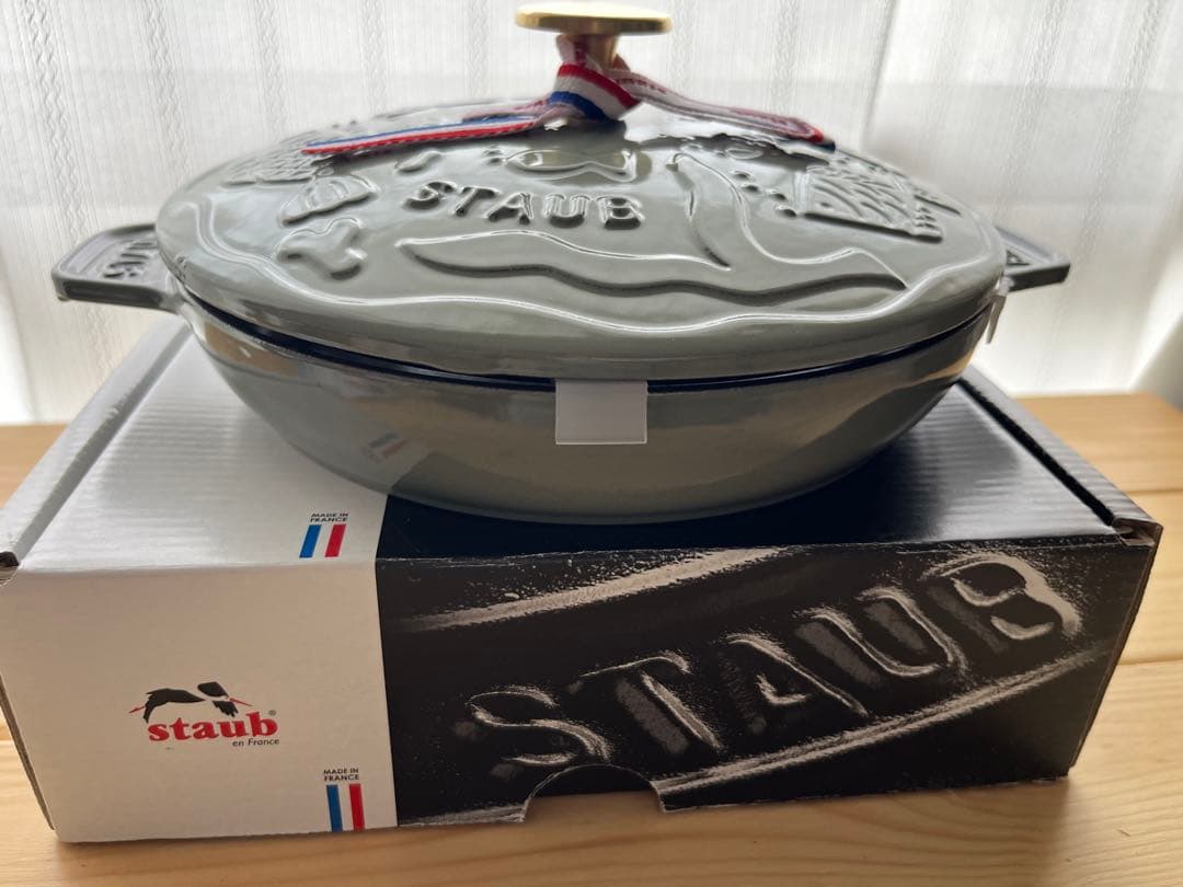 【新品】staub ミナペルホネン ホットプレート ラウンド 20cm　ユーカリ