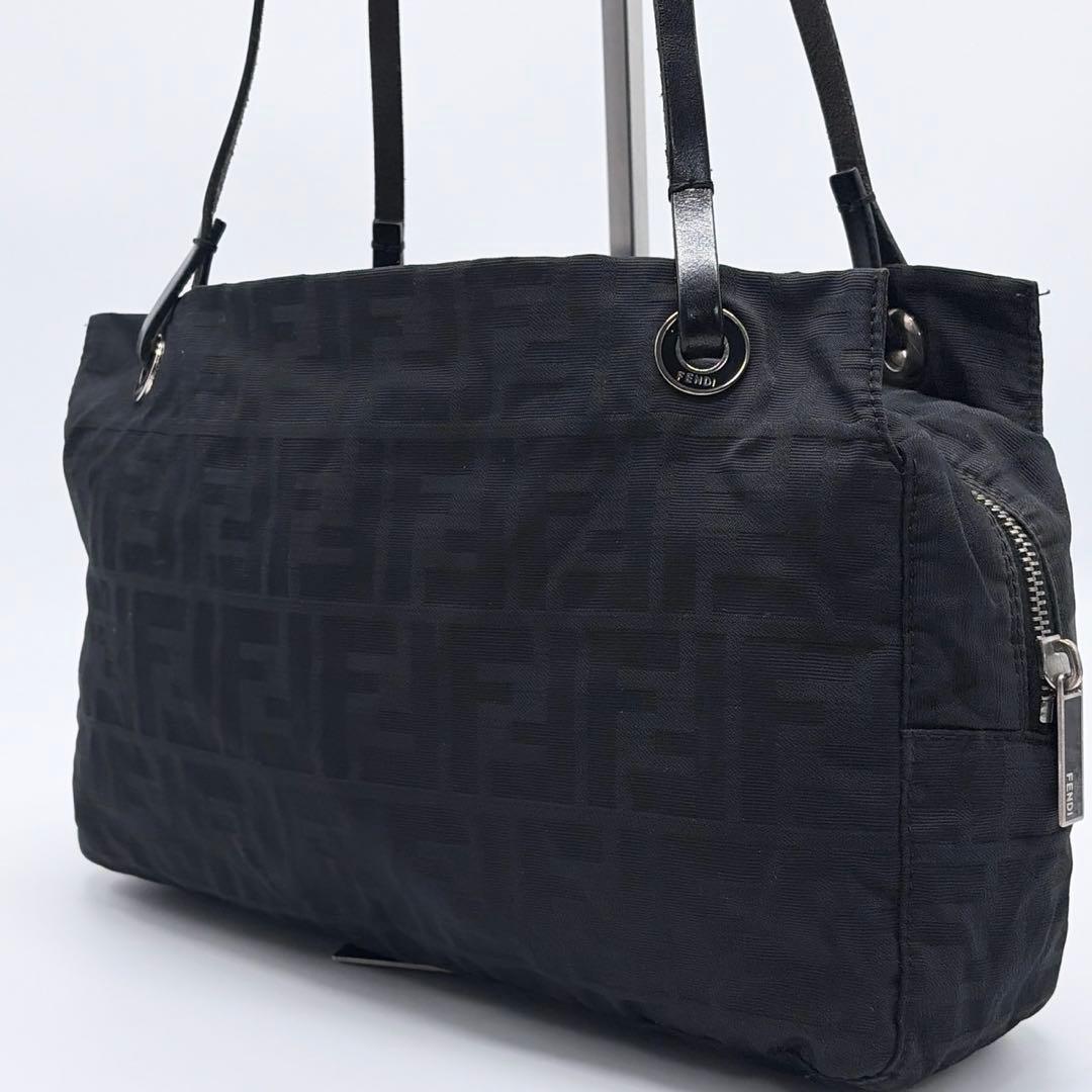 フェンディ　トートバッグ　ズッカ柄　肩がけ　ブラック　FF 黒