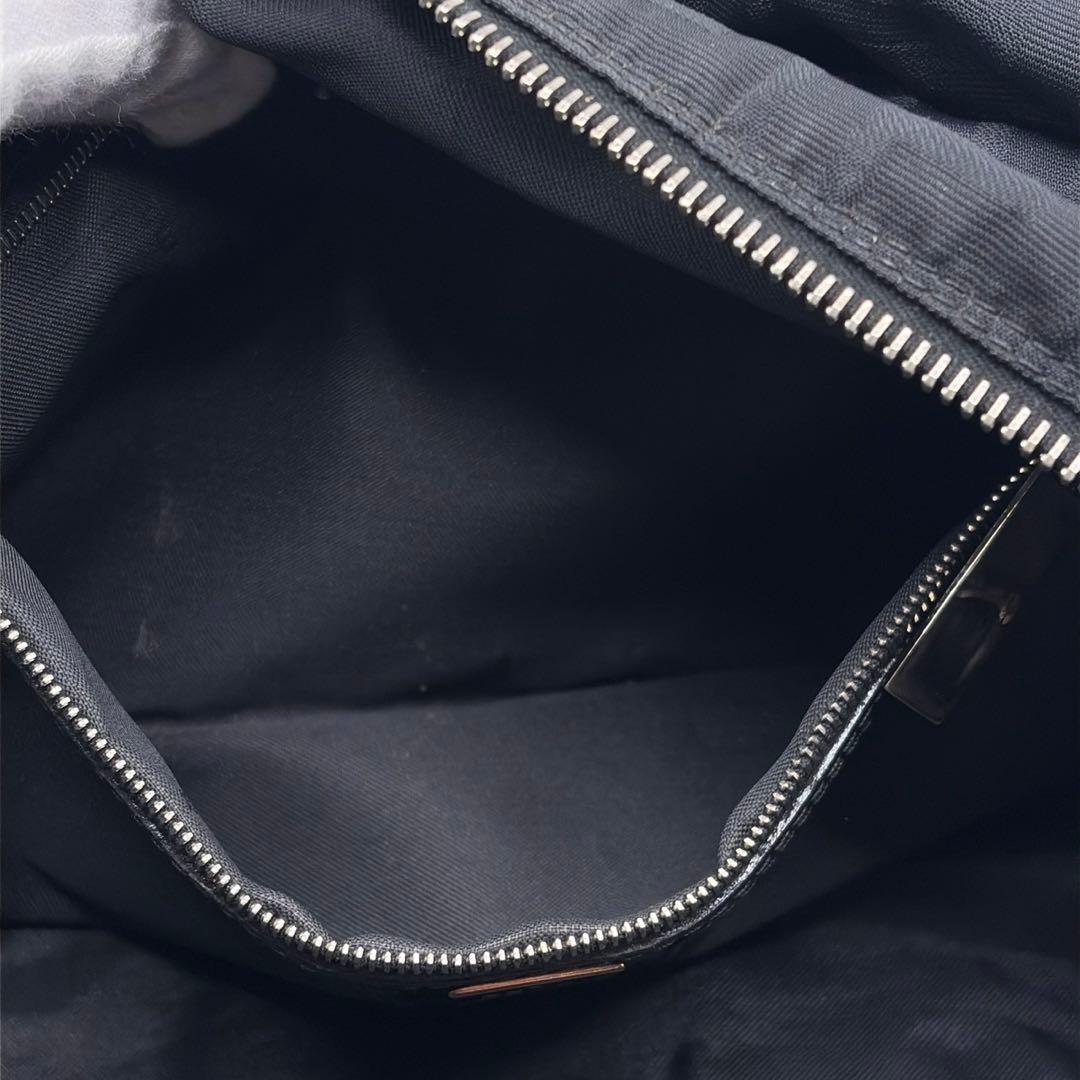 フェンディ　トートバッグ　ズッカ柄　肩がけ　ブラック　FF 黒