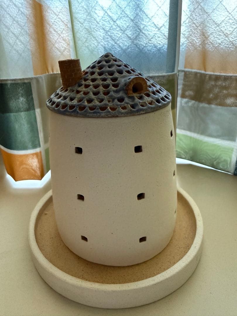 お家の形のアロマポット