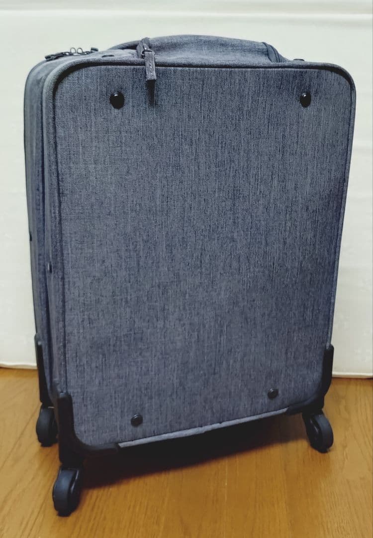 廃盤品 MUJI 無印良品 半分の厚みで収納できる キャリーケースS　機内持込可