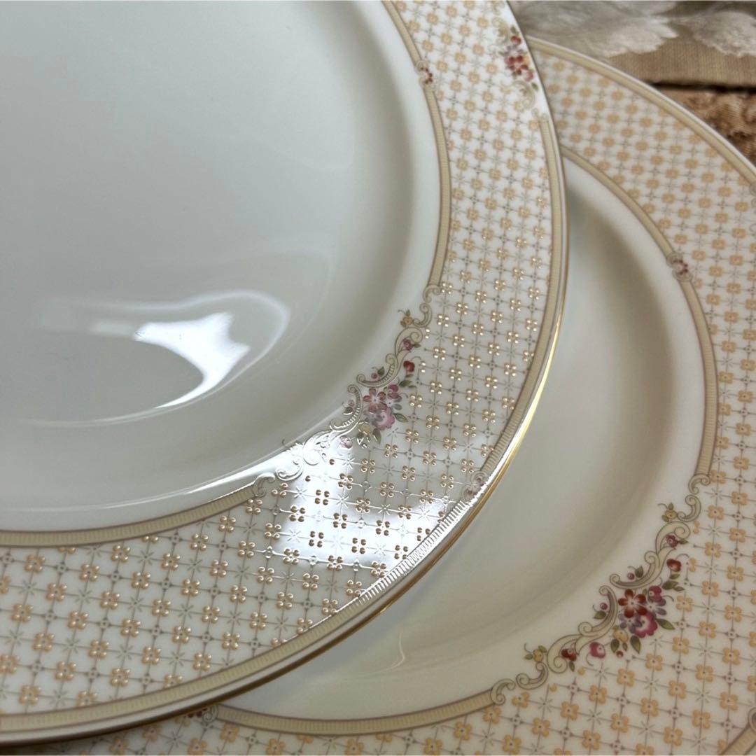 希少品  Turnberry淡い格子に英国の小花が咲くꕤ︎︎大皿6枚