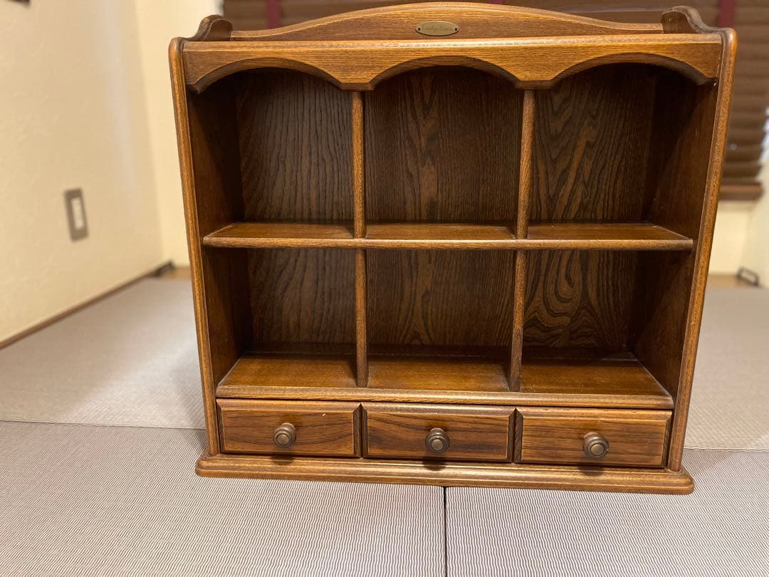 アンティーク風　キャビネット　カップボード　飾り棚