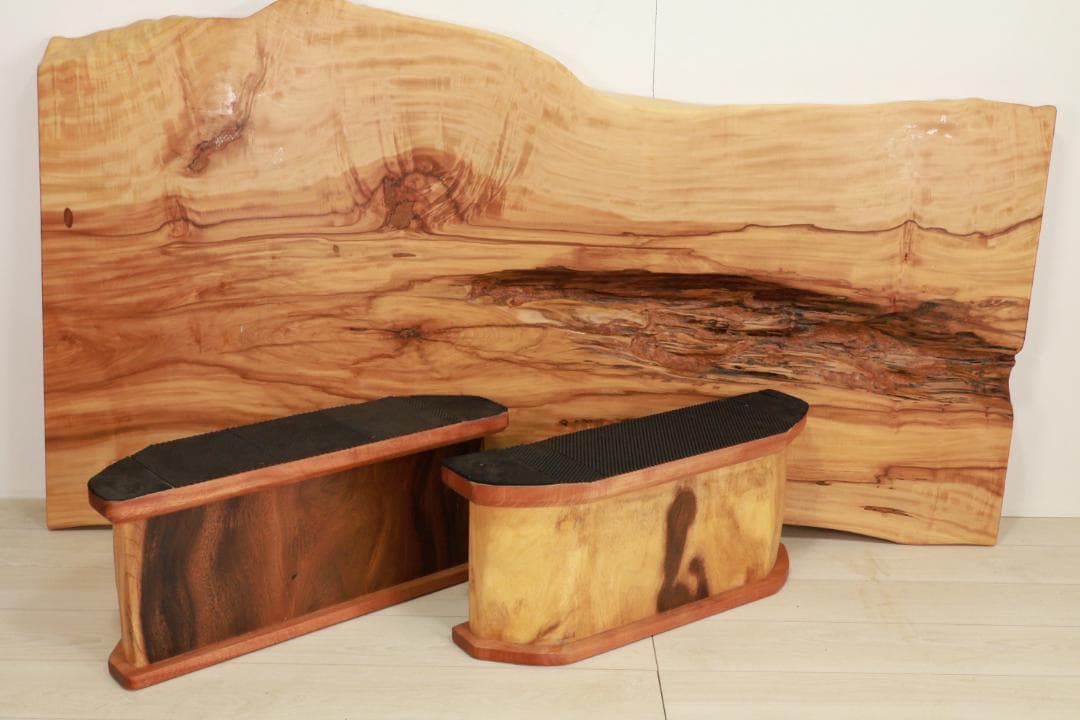 かさしん専用　店頭展示品　１枚板　無機材　ローテーブル　天厚7.2㎝ BJ140