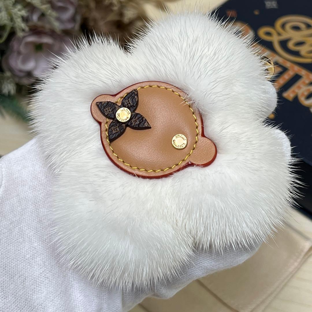 ルイヴィトン ヴィヴィエンヌ ファー ホワイト スキー キーホルダー キーリング