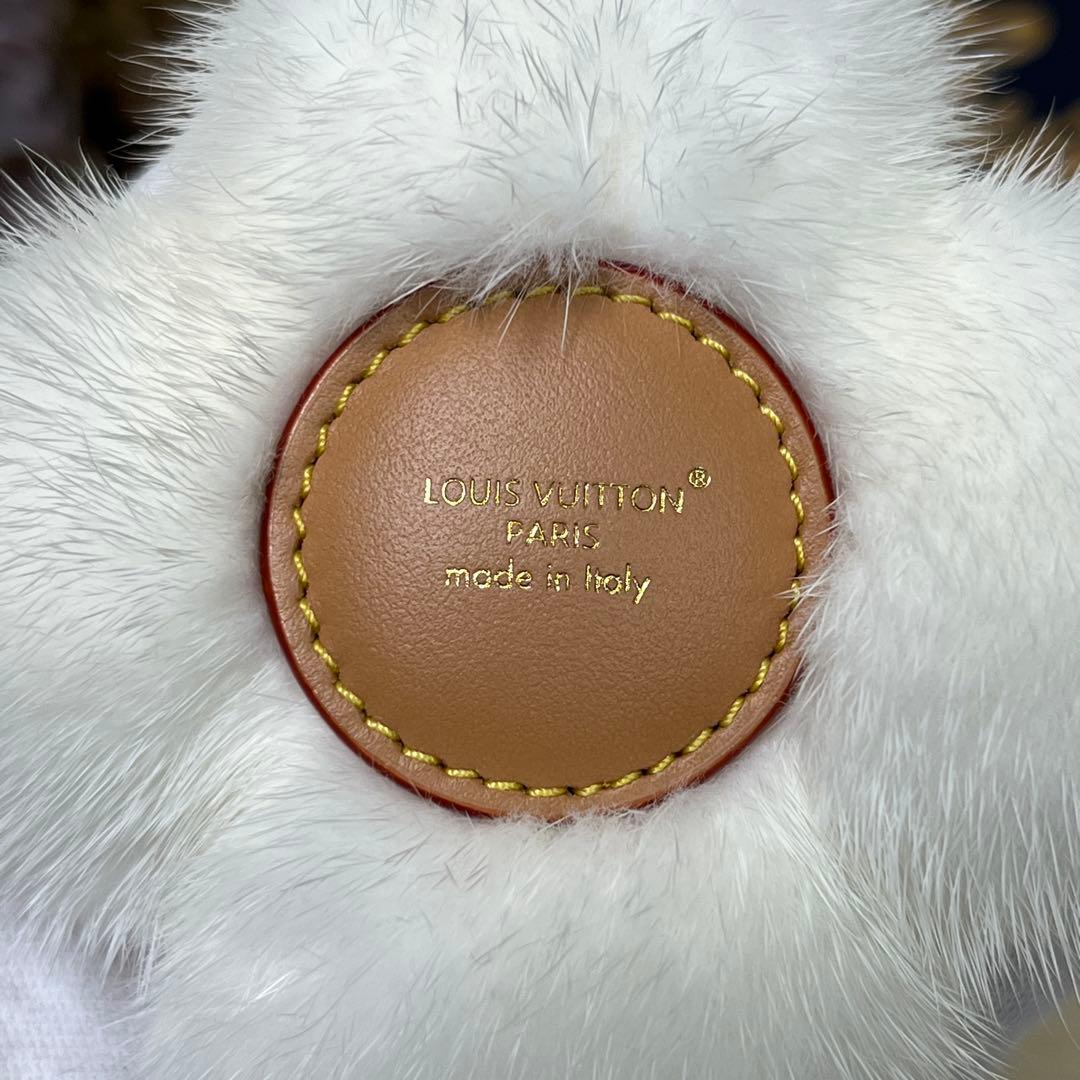 ルイヴィトン ヴィヴィエンヌ ファー ホワイト スキー キーホルダー キーリング