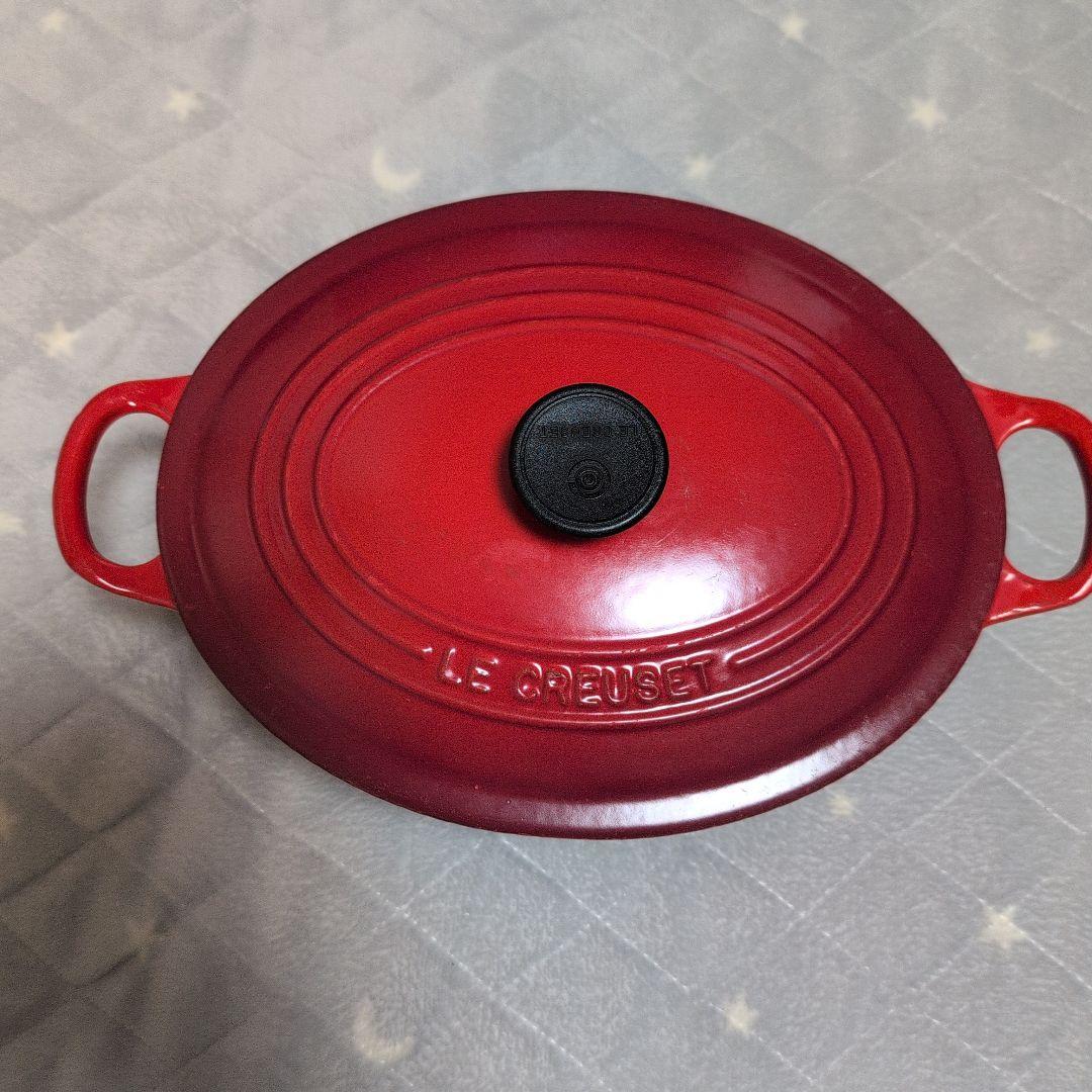 LE CREUSET 25センチ　オーバル 人気カラーチェリーレッド