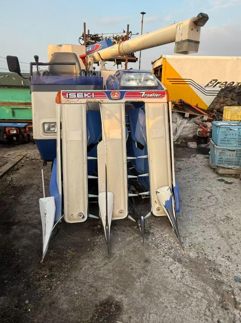 【福岡県みやま市】イセキ コンバイン 型式 327 3条刈 アワメータ—427H