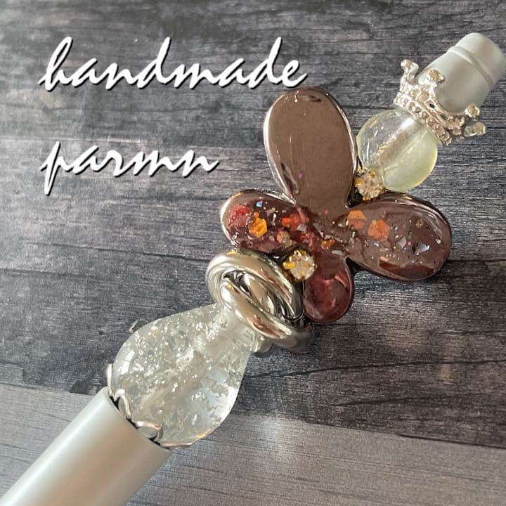 オリジナルレジンアレンジ♪ガンメタ蝶々のホワイト系カスタムボールペン❤