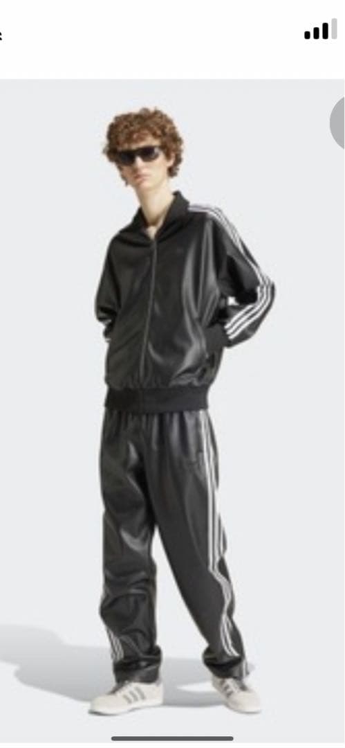 アディダス フェイクレザー スリーストライプストラックスーツパンツ　m