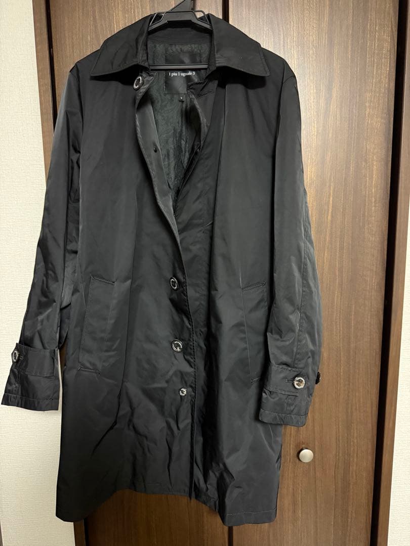 1PIU1UGUALE3／ウノピュウノウグァーレトレ　コート　ジャケット