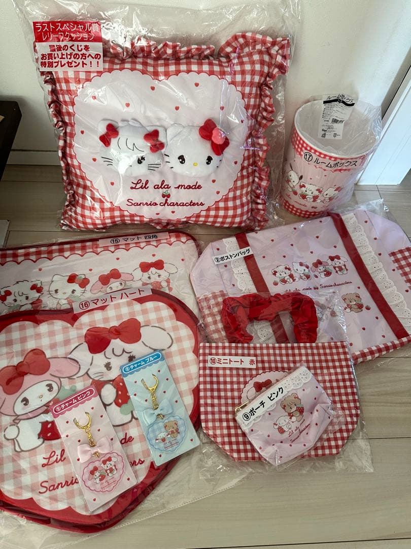 サンリオmikko リルアラモード 一番くじ ラストワンクッション ボストン