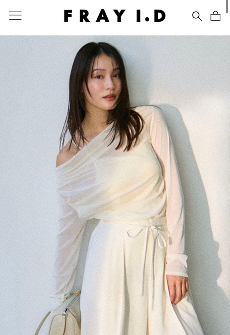 新品未使用　FRAY I.D デコルテタックフロッキーチュールトップス