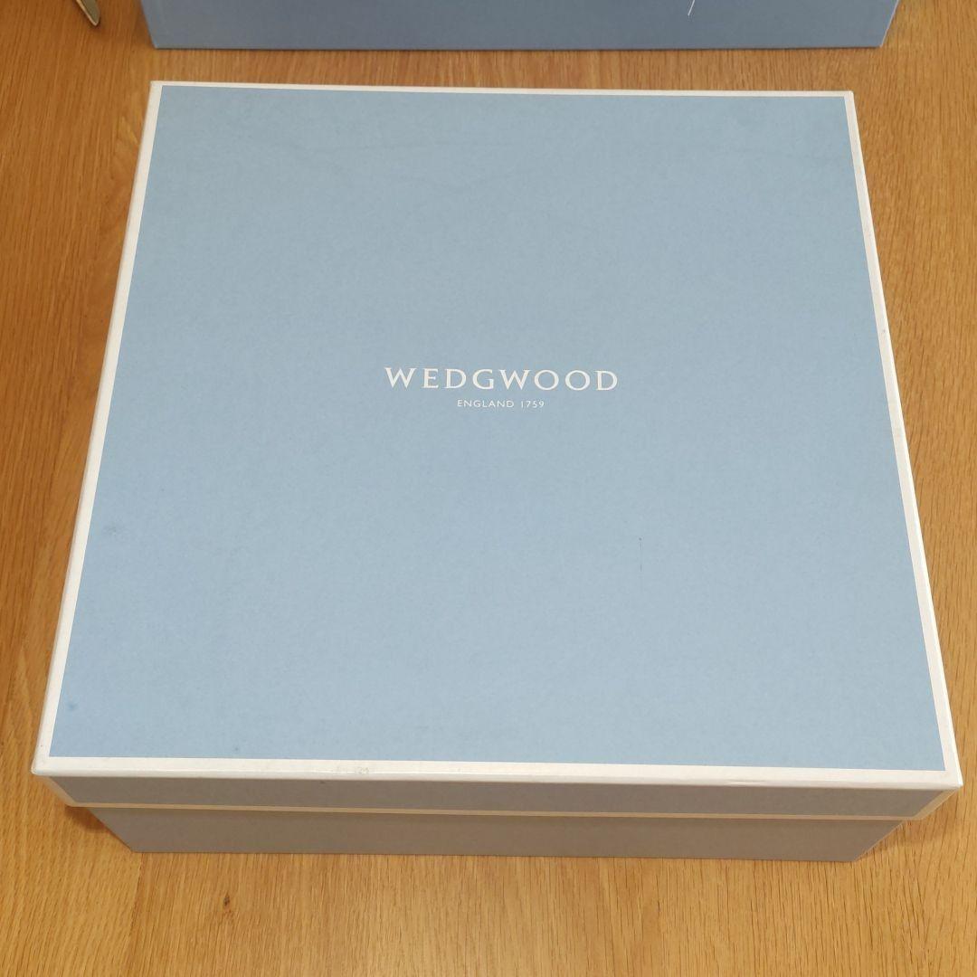 【新品未使用品】ウェッジウッド　ストロベリー＆バイン　マグ 2個　プレート 2枚