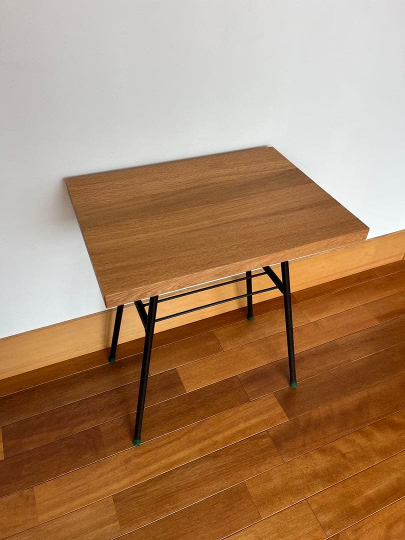 サイドテーブル　鉄脚　レトロ　無垢材（なら）